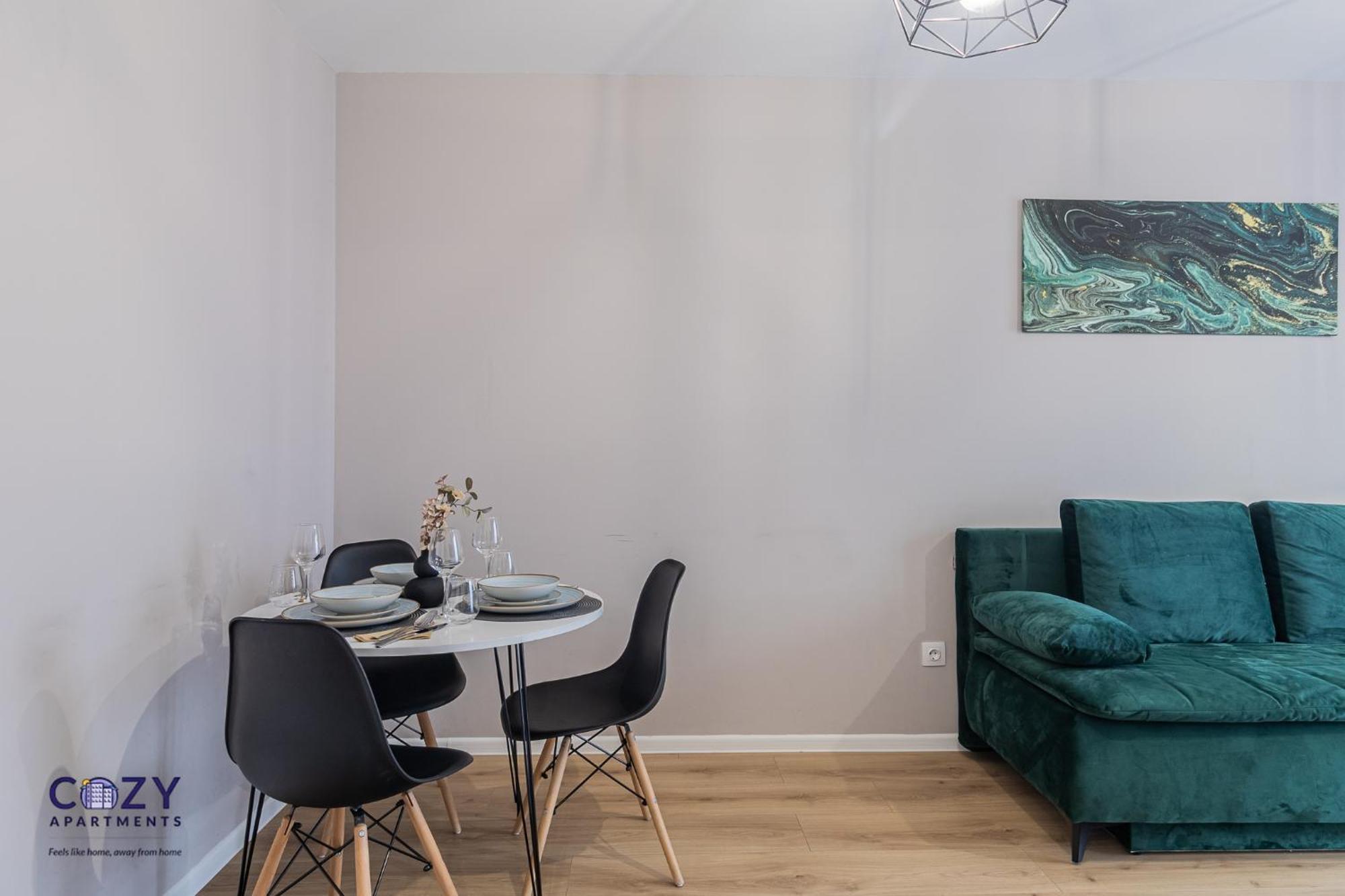 Luxury Residences & In At Coresi Mall Apartment *