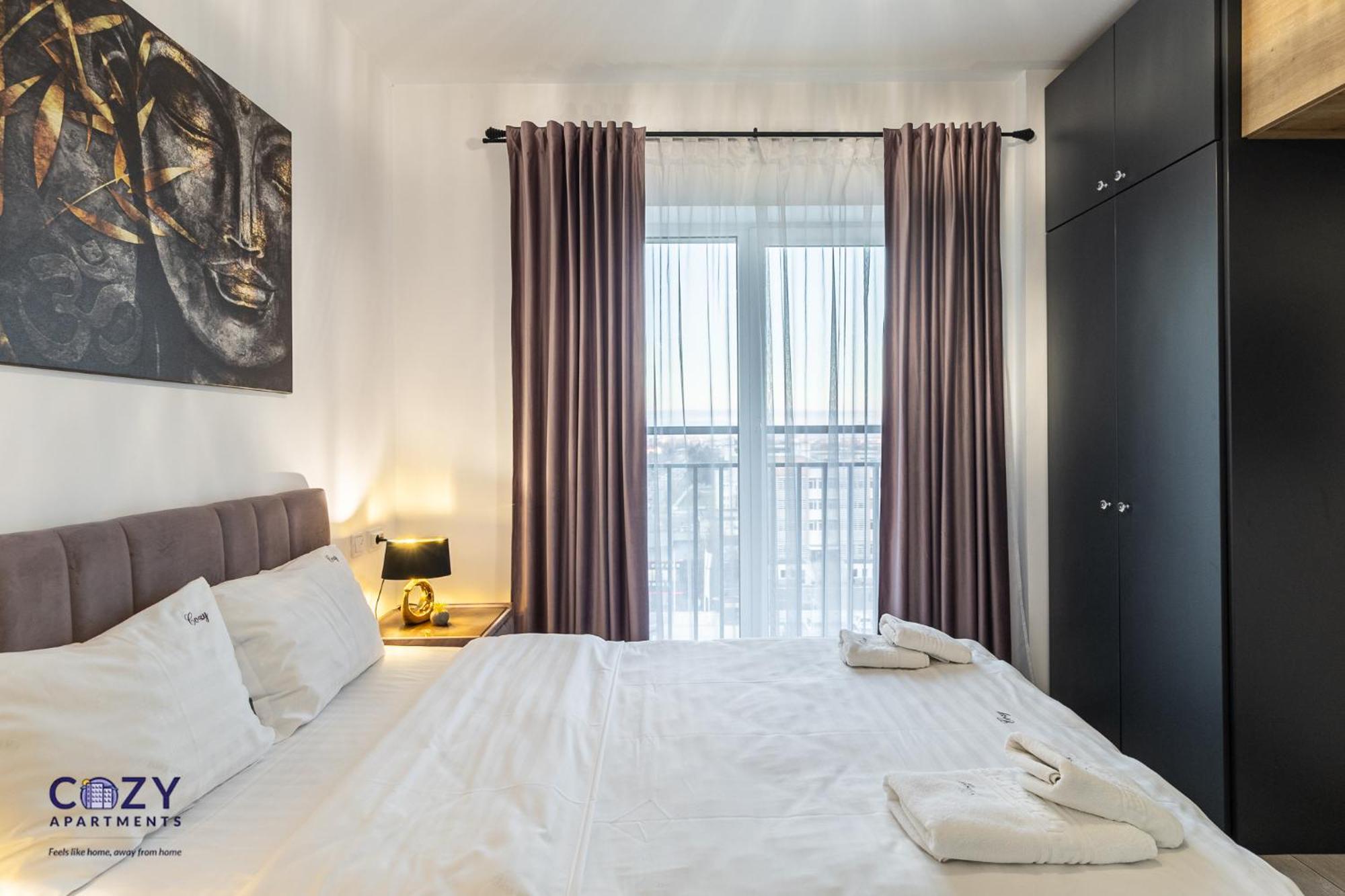 Apartment Luxury Residences & In At Coresi Mall *
